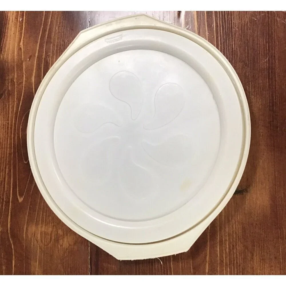 Tupperware this lot
